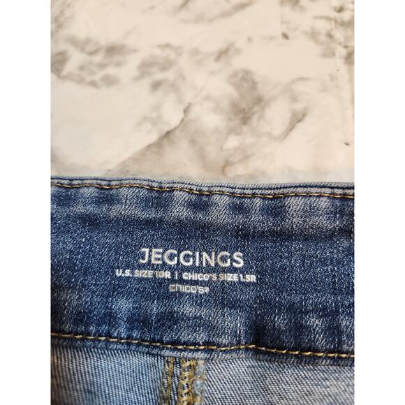 Chico's Women's Blue Destructed Pull-On Ankle Jeggings Jeans Medium Wash Size 10 - Picture 3 of 7